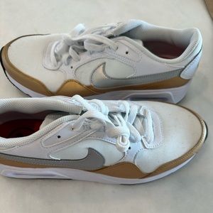 Nike Air Tennis Shoes (Never Worn)